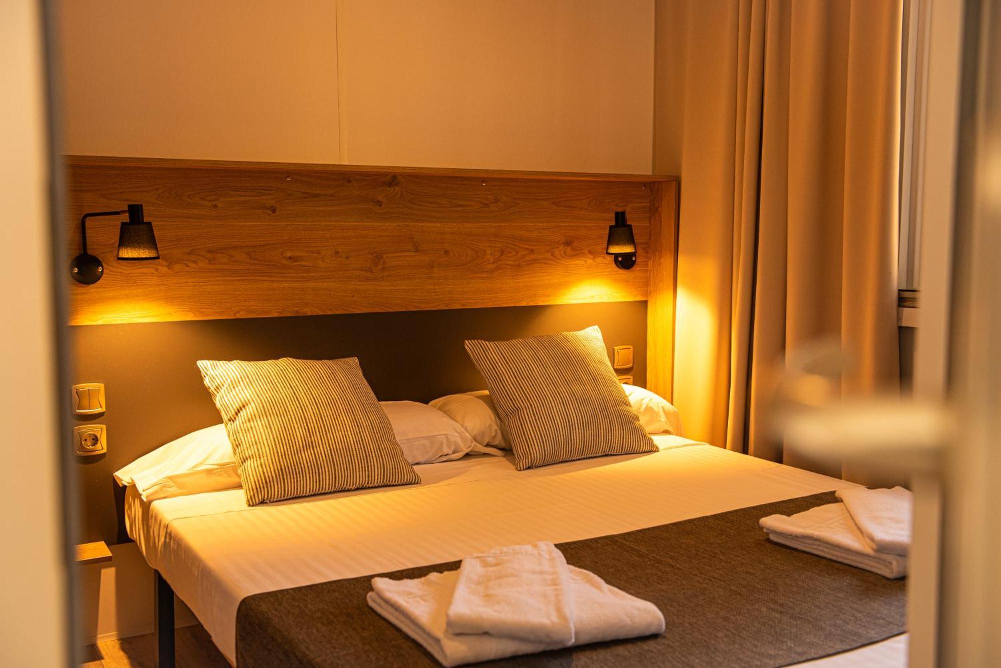 Camping & Bungalows Platja Brava 帕尔斯 外观 照片